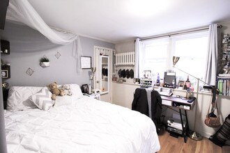 15 Wellman St, Unit 1 in Brookline, MA - Foto de edificio - Building Photo