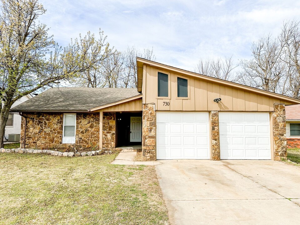 730 Arlington Dr in Yukon, OK - Building Photo
