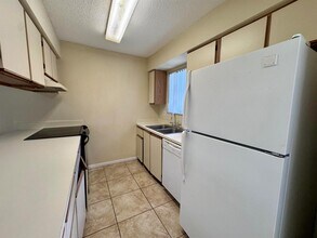704 Riverside Dr in Greenacres, FL - Building Photo - Building Photo