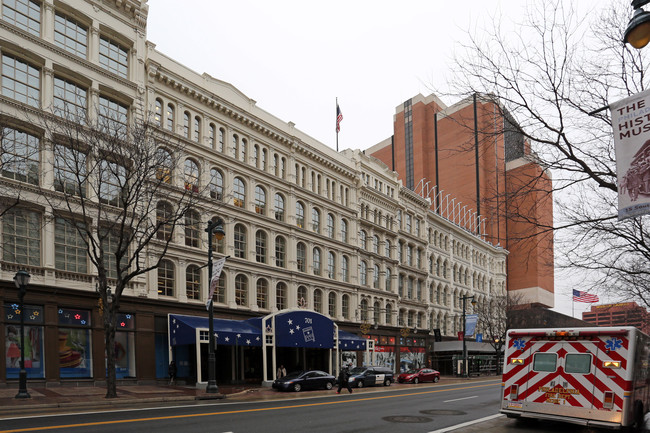 701 Market St in Philadelphia, PA - Foto de edificio - Building Photo