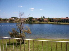 9359 Fontainebleau Blvd in Miami, FL - Building Photo - Building Photo