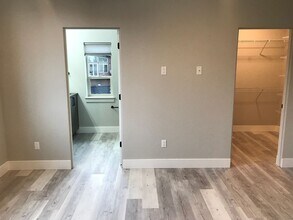 61550 SW Blakely Rd in Bend, OR - Foto de edificio - Building Photo