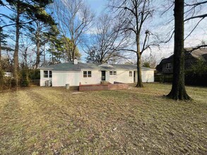 329 Fairfield Cir in Memphis, TN - Building Photo - Building Photo