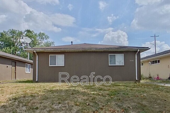 property at 2452 Hiawatha St