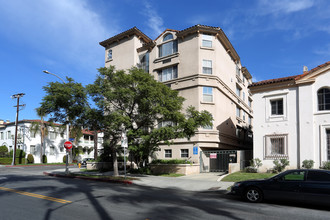 Miracle Mile Senior Housing in Los Angeles, CA - Building Photo - Building Photo