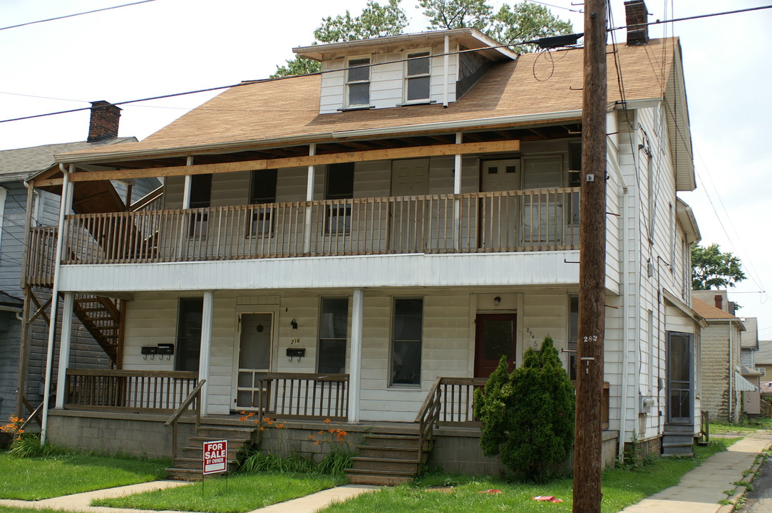 216 N Elm St in Butler, PA - Foto de edificio