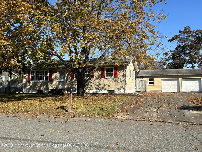 1604 Whitcomb Rd in Forked River, NJ - Building Photo - Building Photo