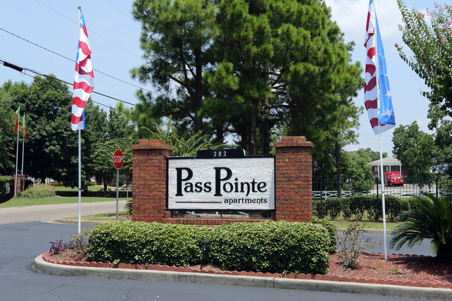 Pass Pointe Apartments in Biloxi, MS - Foto de edificio - Building Photo