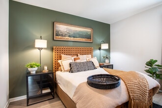 West Park in Fayetteville, NC - Foto de edificio - Building Photo