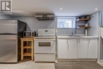 7 Edmund Ave in Toronto, ON - Building Photo - Building Photo