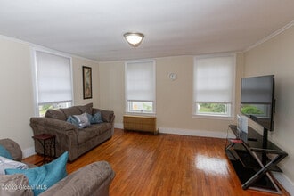461 N Main St in Gloversville, NY - Foto de edificio - Building Photo