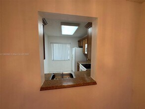 8560 N Sherman Cir in Miramar, FL - Building Photo - Building Photo