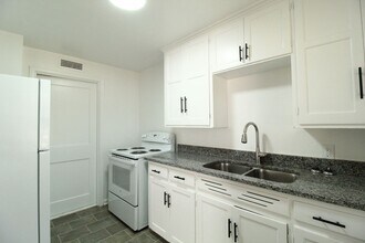 4407 S Parkway Dr in Olathe, KS - Building Photo - Building Photo