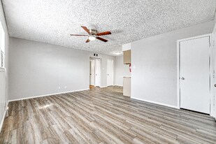212 Koberlin St in San Angelo, TX - Building Photo