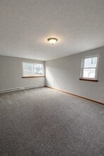 72 Colony St in Bristol, CT - Building Photo - Building Photo