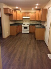 201 E Hill St in Champaign, IL - Building Photo - Building Photo