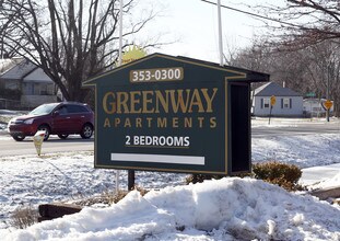 Greenway Apartments in Indianapolis, IN - Foto de edificio - Building Photo