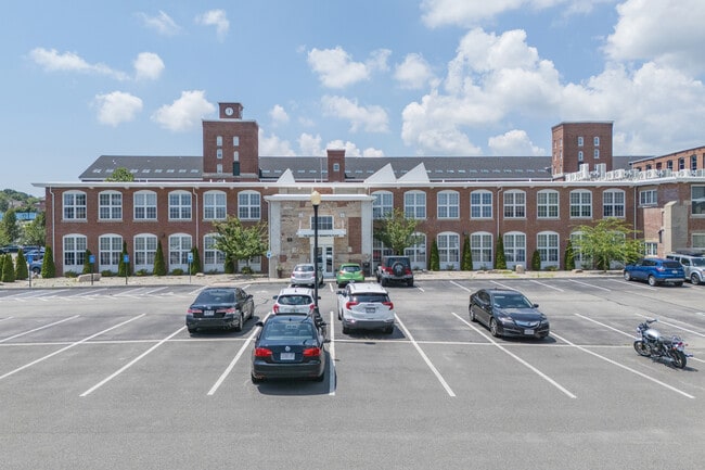 The Suites at Wamsutta Place in New Bedford, MA - Building Photo - Building Photo