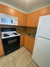Alhambra Apartments in Miami, FL - Building Photo - Building Photo