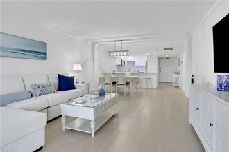 1 Bluebill Ave in Naples, FL - Building Photo - Building Photo