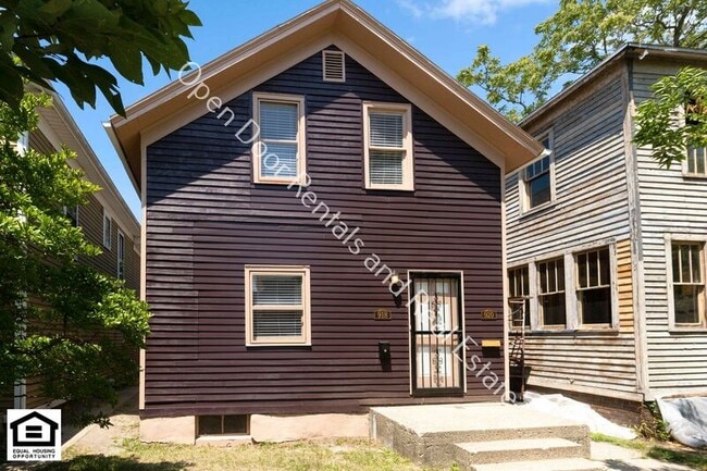 property at 918 W Jefferson Blvd