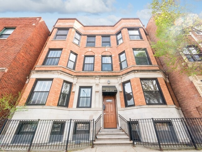 property at 913 W Irving Park Rd