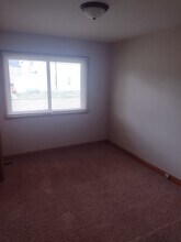 403 Grove St, Unit 403 in Eau Claire, WI - Building Photo - Building Photo