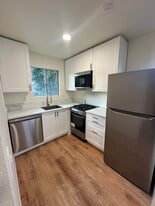 1342 Mimosa Ct in Escondido, CA - Building Photo
