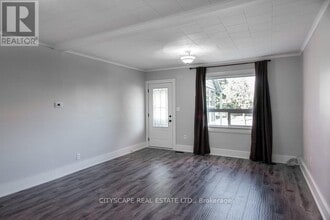 25 Stafford St in Woodstock, ON - Building Photo - Building Photo