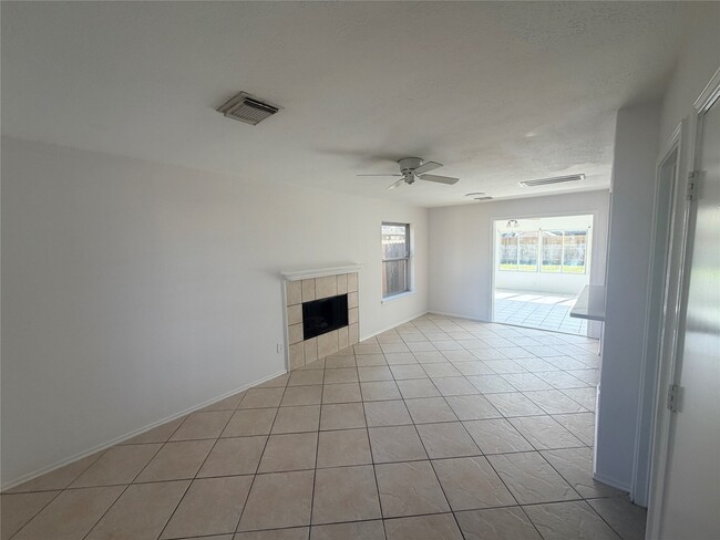 14014 Long Shadow Dr in Houston, TX - Building Photo - Building Photo