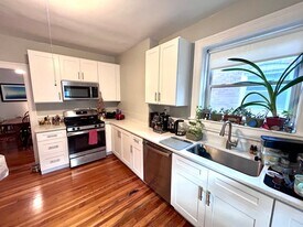 112 Winthrop Rd in Brookline, MA - Building Photo