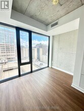 195 McCaul St in Toronto, ON - Building Photo - Building Photo