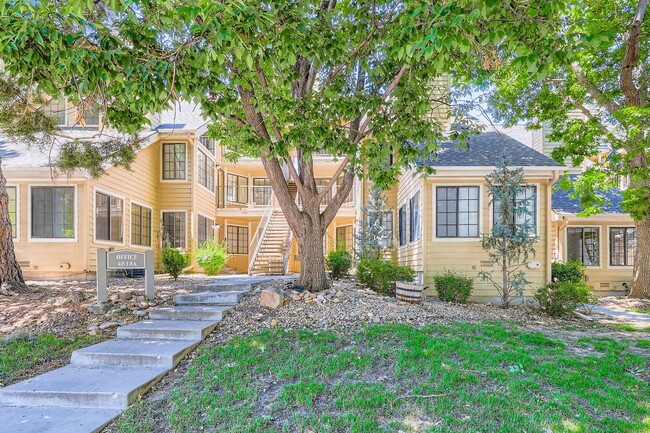 4818 E Kentucky Ave in Glendale, CO - Building Photo - Building Photo
