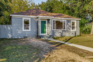 1206 Dexter Ave in Pensacola, FL - Foto de edificio - Building Photo