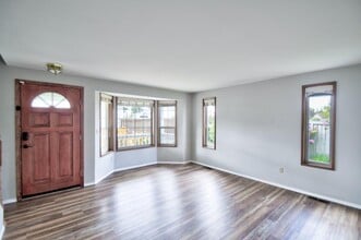 6120 60th Ct SE in Lacey, WA - Building Photo - Building Photo