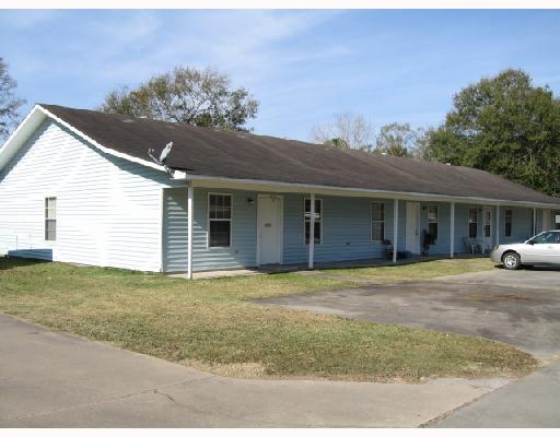 111 Eli Dr in Iowa, LA - Building Photo - Building Photo