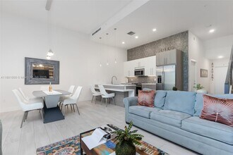 812 NW 44th Terrace in Plantation, FL - Building Photo - Building Photo