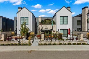 2480 W Iron Coop St in Eagle, ID - Building Photo