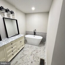 2317 Callow Ave in Baltimore, MD - Foto de edificio - Building Photo