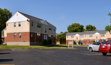 River View Court Apartments in Niagara Falls, NY - Building Photo - Building Photo