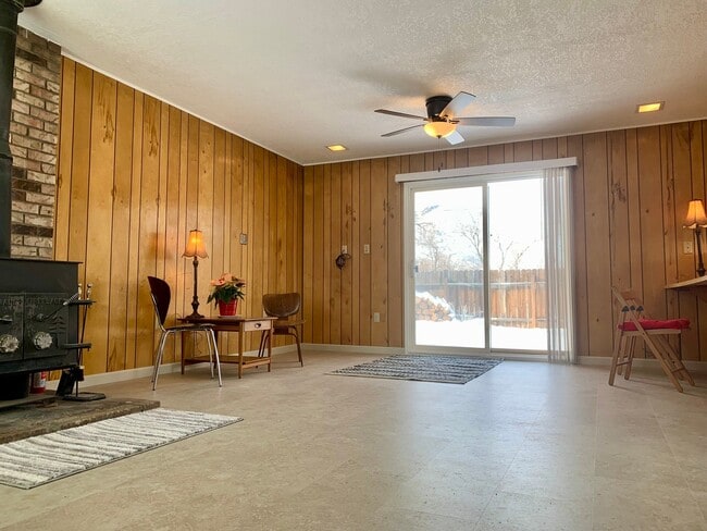 107063 US-395 in Coleville, CA - Foto de edificio - Building Photo