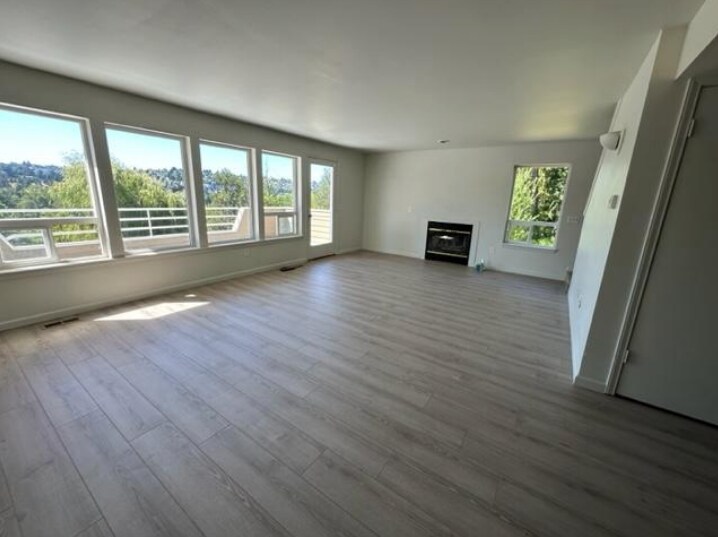 2310 SW Alaska St in Seattle, WA - Building Photo