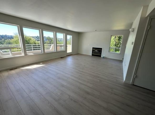 property at 2310 SW Alaska St