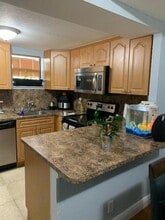 8290 Lake Dr, Unit 502 in Doral, FL - Building Photo - Building Photo