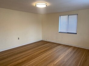 525-525 N Markeson St in Chelan, WA - Building Photo - Building Photo