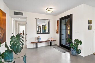2640 E Camino La Zorrela in Tucson, AZ - Building Photo - Building Photo