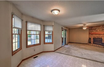 745 Christopher Dr in Forsyth, IL - Building Photo - Building Photo