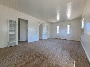34349 County Line Rd in Yucaipa, CA - Building Photo - Building Photo