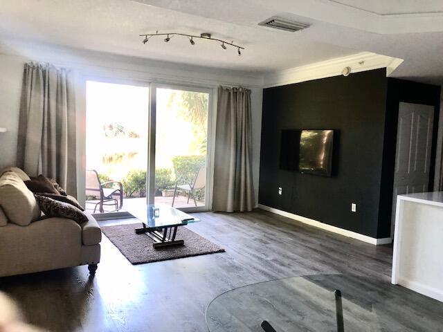 2044 Alta Meadows Ln in Delray Beach, FL - Building Photo - Building Photo