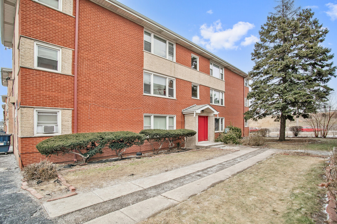 12926 Page Ct in Blue Island, IL - Building Photo